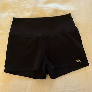 Alo yoga shorts, black